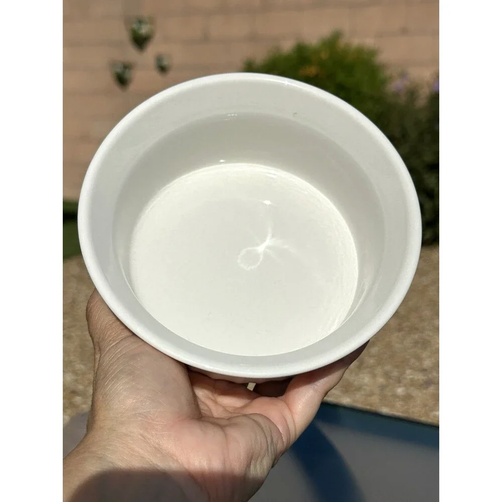 CorningWare 16 oz/ 473mL Round French White Casserole Dish Fluted Stoneware